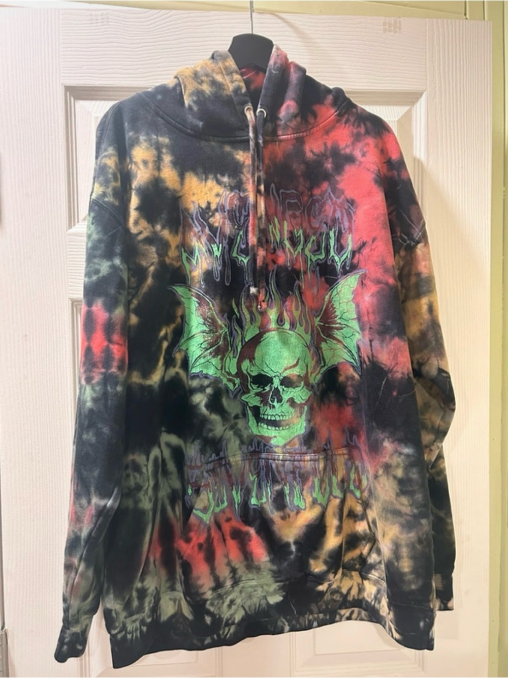 Tie-Dye Skull Graphic Hoodie - Black & Red -